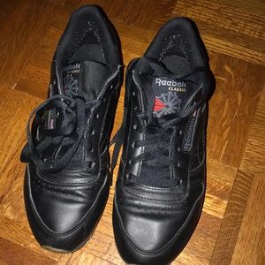Black Reebok Classics
